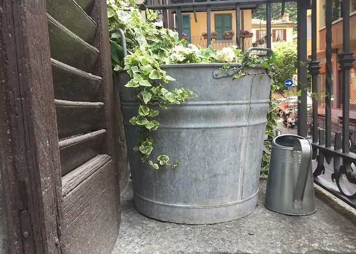 Picinquecomolake * كومو